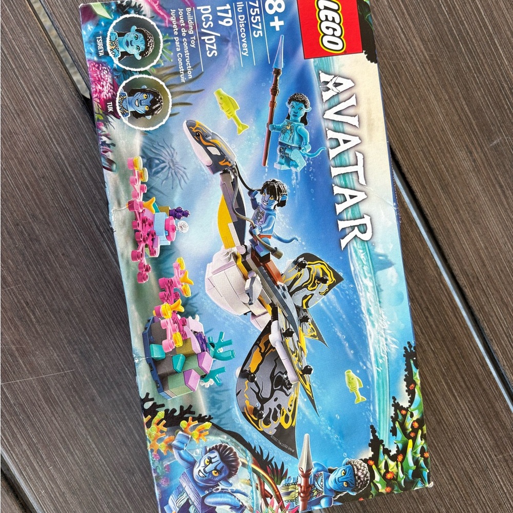 LEGO Avatar Set with Blue, Black, and Yellow Pieces